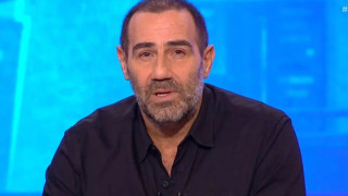 Σάτιρα Κανάκη στο «Ράδιο Αρβύλα»: «Ήρεμος, πολιτισμένος και ευγενικός άνθρωπος ο Αχιλλέας Μπέος»