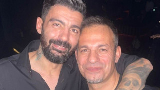 Αγκαλιά στον Ρέμο, Κλάους - Ντέμης