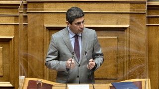 Ο Αυγενάκης απαγόρευσε τη μετακίνηση για τον τελικό και μοιράζει χρήμα με έκτακτες επιχορηγήσεις