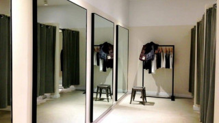 Απίστευτο: Της άρπαξαν τα ρούχα της, όσο δοκίμαζε τι θα αγοράσει