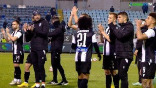 Ο κόσμος επιβράβευσε τους παίκτες του ΠΑΟΚ μετά την λήξη (vid)