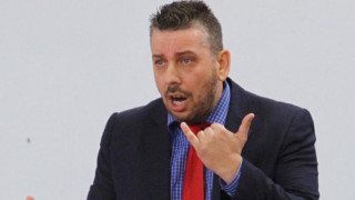 «Με ασύλληπτο θράσος βγάζει τους πάντες τυφλούς και τρελούς»