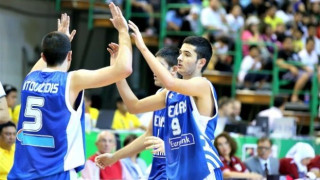 Νίκη-πρόκριση για την Εθνική