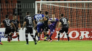 Ανακυκλώνει τις αδυναμίες του