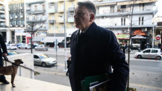 Δίκη Πισπιρίγκου - Κούγιας: «Μην κάθεστε σταυροπόδι, εδώ δεν είναι καφενείο»