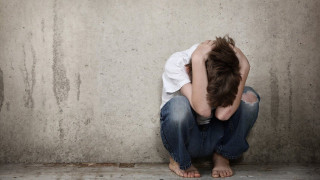 Σεξουαλική κακοποίηση με θύτες παιδιά: Ποια ύποπτα σημάδια πρέπει να προσέξουν οι γονείς