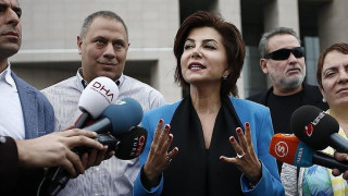 Τουρκία: Δημοσιογράφος που είχε συλληφθεί με εντολή Ερντογάν εξυμνεί τους Έλληνες διασώστες