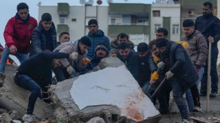 Τραγωδία σε Τουρκία-Συρία: Χιλιάδες οι νεκροί και οι τραυματίες