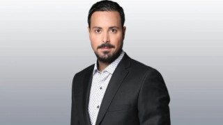 Η ατάκα του Πέτρου Κουσουλού για την απουσία του Θανάση Κατερινόπουλου από την εκπομπή: «Έχει πάει εκδρομή με το ΚΑΠΗ»