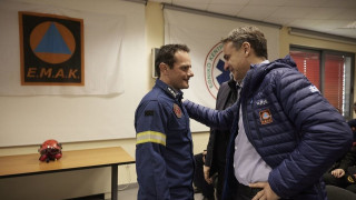 Στην ΕΜΑΚ ο Μητσοτάκης: «Επιτελέσατε διπλή εθνική αποστολή»