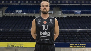 Με μαύρες εμφανίσεις η Φενέρμπαχτσε που πενθεί για τα θύματα των σεισμών της Τουρκίας