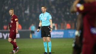 Καραλής: «Πριν τρελαθούμε τελείως... Αν αυτό ΔΕΝ είναι φάουλ και αποβολή...»