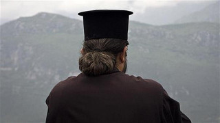 Η Μητρόπολη Ιερισσού απαγόρευσε στον ιερέα να λειτουργεί μετά τις καταγγελίες για σεξουαλική παρενόχληση σε ανήλικους