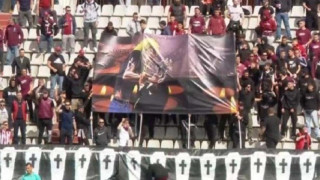 ΑΕΛ: Πανό με 57 φέρετρα, ο Παπαδόπουλος ζήτησε να κατέβει (pics)