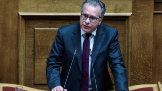 «Αδειασμα» Κουμουτσάκου σε Καραμανλή: «Εγώ δε θα συμμετείχα στις εκλογές»