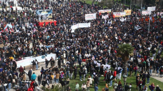 Θεσσαλονίκη: Μία λαοθάλασσα στην πορεία για τα θύματα των Τεμπών