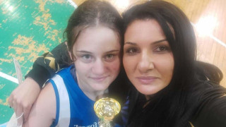 Δανάη Ζενουνλλάρι: Η 16χρονη πυγμάχος που σαρώνει εντός και εκτός των συνόρων