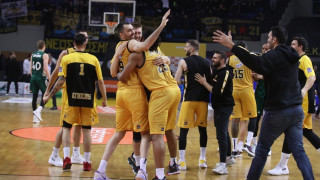 Μεγάλη νίκη της ΑΕΚ επί του Παναθηναϊκού με Φλιώνη στο φινάλε