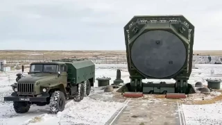 Συνεχίζει τις πυρηνικές απειλές η Ρωσία