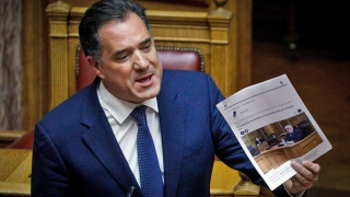 Ο Γεωργιάδης πικάρει τον Ανδρουλάκη για τα αγγλικά του: «Αυτή την εκπροσώπηση θέλετε;»