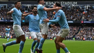 Πάρτι της Σίτι χωρίς Χάλαντ!