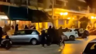 Θεσσαλονίκη-Σοκάρει το βίντεο: Η στιγμή της επίθεσης με ρόπαλα σε οπαδούς του Ηρακλή