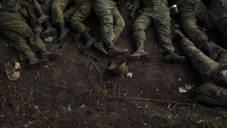 Παγκόσμιο σοκ! Βίντεο δείχνει Ουκρανό αιχμάλωτο να αποκεφαλίζεται από Ρώσους στρατιώτες