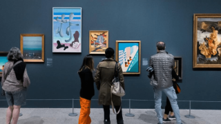 Ναι, αλλά εμείς δώσαμε τα φώτα του πολιτισμού στον κόσμο…