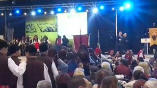 Θεσσαλονίκη: Μεγαλειώδης εκδήλωση στο Βελλίδειο-1.500 Πόντιοι, Μικρασιάτες και Θρακιώτες ένωσαν τον Ελληνισμό