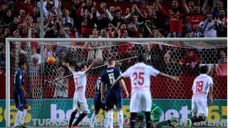 Υποκλίθηκε στο Ramon Sanchez Pizjuan και η... Ρεάλ! (videos)