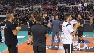 Ο κόσμος του ΠΑΟΚ χειροκρότησε τους παίκτες παρά την ήττα (vid)