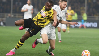 Βάλτε πλάτη, για να μη σωριασθεί!