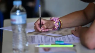Πανελλαδικές εξετάσεις: Στο τραπέζι η κατάργησή τους