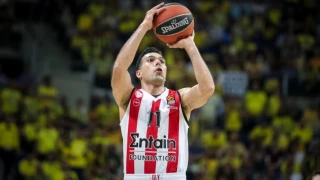 Euroleague: Ο σπίκερ που έγινε viral στο τρίποντο του Σλούκα