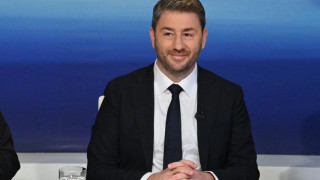 Ανδρουλάκης: “Πολιτικός δορυφόρος του Μητσοτάκη ο Λοβέρδος”