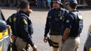 Αστυνομικός σε αμόκ άνοιξε πυρ μέσα σε τμήμα και σκότωσε τέσσερις συναδέλφους του