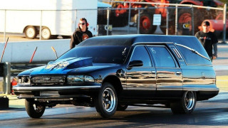 Κύπρος: Διέρρηξαν γραφείο κηδειών και διέφυγαν με νεκροφόρα!