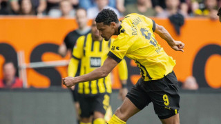 «Τριάρα» κόντρα στην Άουγκσμπούργκ και αγκαλιά με το πρωτάθλημα η Ντορτμούντ