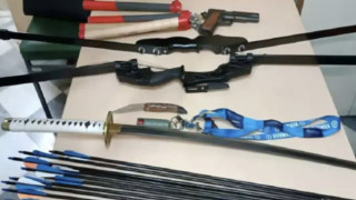 Κοζάνη: 49χρονος επιτέθηκε με ξίφος σε 52χρονο και έριξε βέλη στους αστυνομικούς που πήγαν να τον συλλάβουν