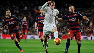 Ο Μπέιλ, το τσάι και... η σοκολάτα!