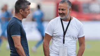 Τριπλό μέτωπο επαφών με φορ, χαφ και εξτρέμ