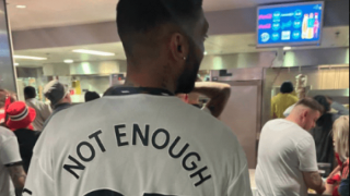 Η Μ.Γιουνάιτεντ απέβαλε δια παντός οπαδό της, που φορούσε φανέλα για τα θύματα του Χίλσμπορο