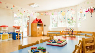 Φρίκη σε βρεφονηπιακό σταθμό: «Επειδή δεν έτρωγε, τού έβγαλε τα μαλλιά»