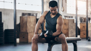 Κρεατίνη: Τι λέει η επιστήμη για τα οφέλη και τους κινδύνους