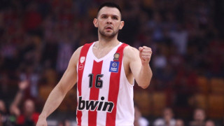 Παναθηναϊκός: Η «αποκαθήλωση» του Παπανικολάου-Αφαιρέθηκε η φανέλα του από το ΟΑΚΑ