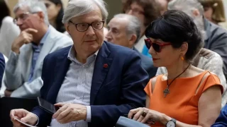 Χυδαία και μισογυνιστικά σχόλια από υφυπουργό: «Έχω πάει με 1.500 γυναίκες- Όργανο γνώσης το μόριό μου»