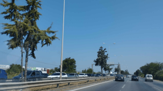 Θεσσαλονίκη: Γεμάτοι οι δρόμοι προς Χαλκιδική- Καλυτερεύει η κατάσταση μετά το Cosmos