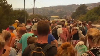 Ρόδος: Η μεγαλύτερη επιχείρηση εκκένωσης που έγινε ποτέ σε πυρκαγιά στη χώρα -Φυγαδεύτηκαν 19.000 άνθρωποι