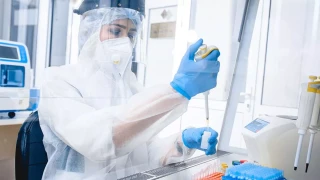 Κορωνοϊός: Καταργείται η μάσκα για εργαζόμενους στα νοσοκομεία