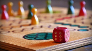 Η εταιρεία που πληρώνει 4.000 ευρώ τον μήνα για να παίζεις